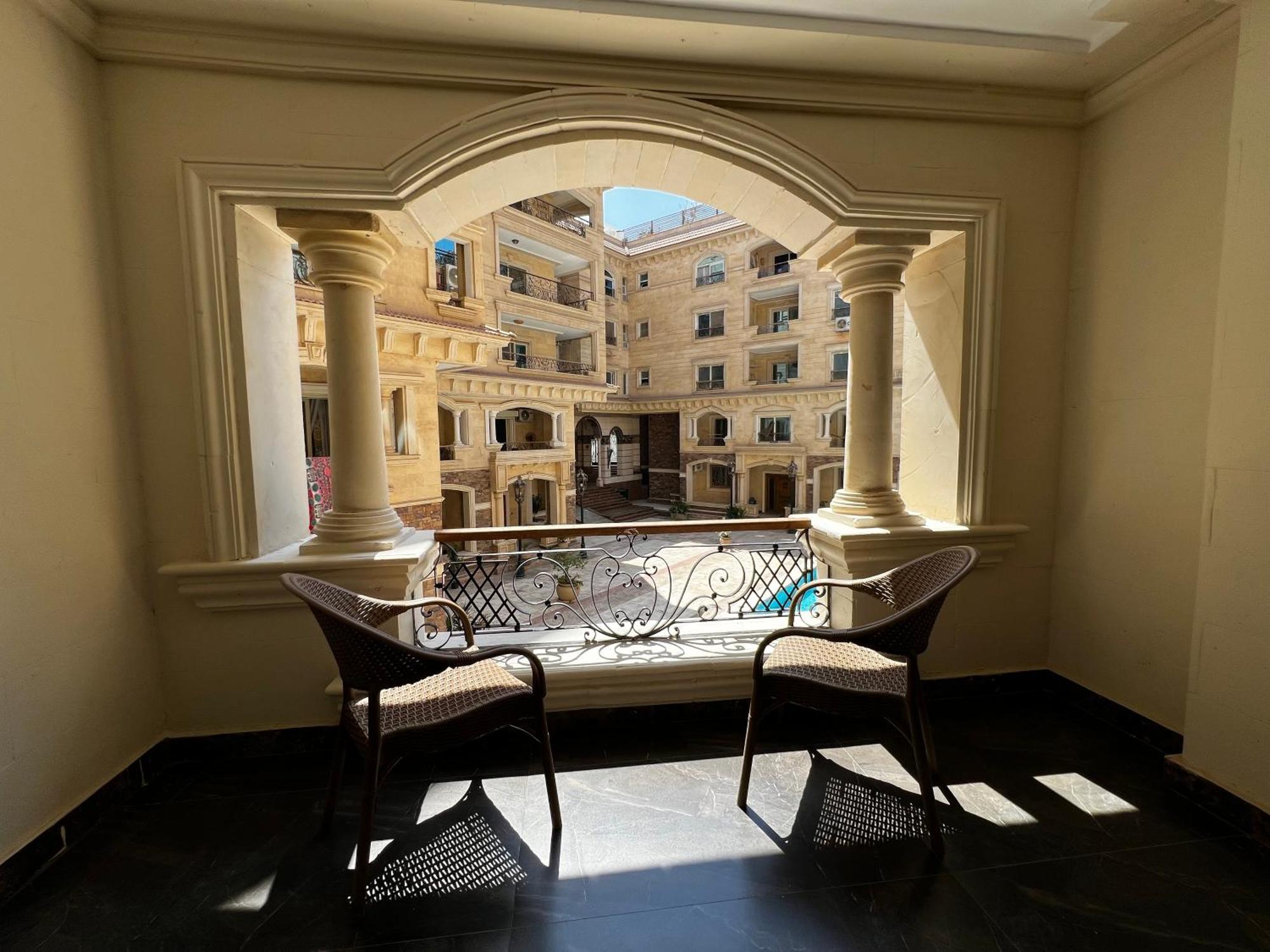 Onyx Pyramids Boutique Hotel *