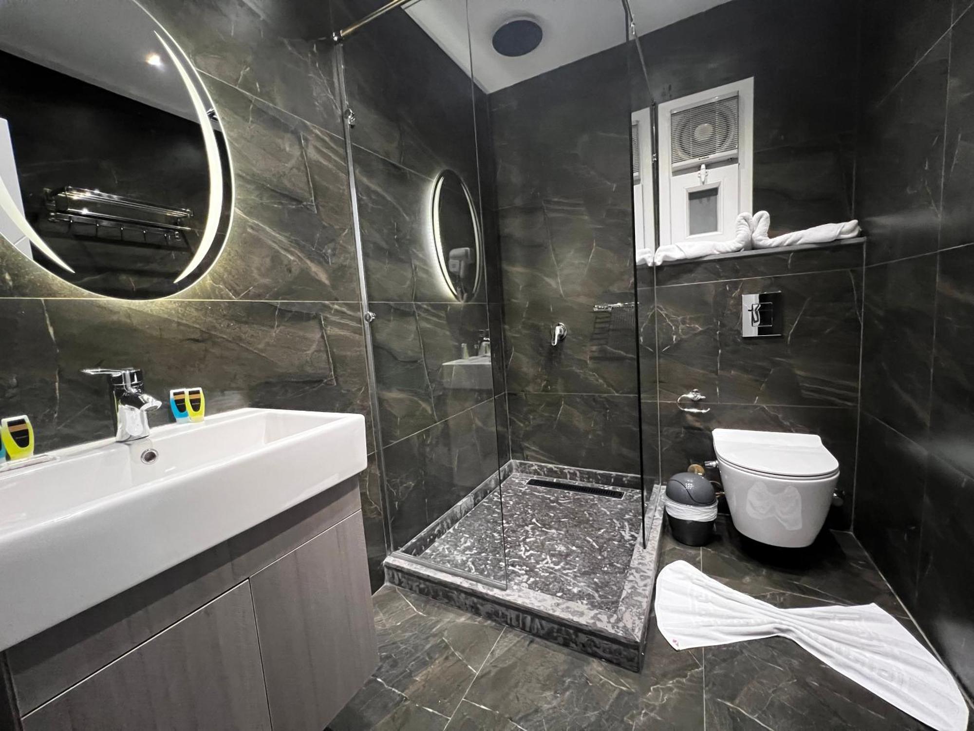 Onyx Pyramids Boutique Hotel *