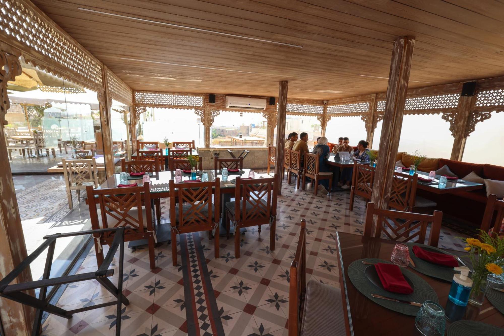 Onyx Pyramids Boutique Al Kawm al Akhdar
